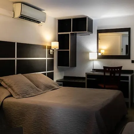 Ξενοδοχείο Au Relais De Trans 2*